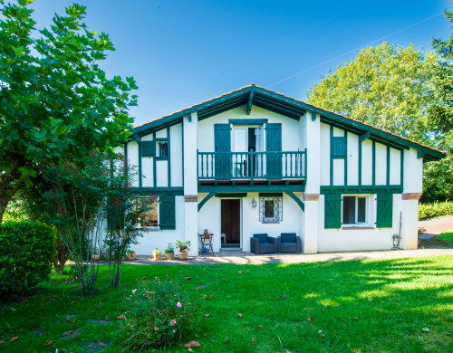 maison  URRUGNE