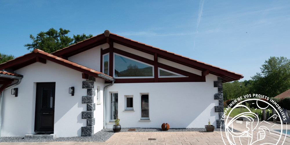maison à URRUGNE (64122)