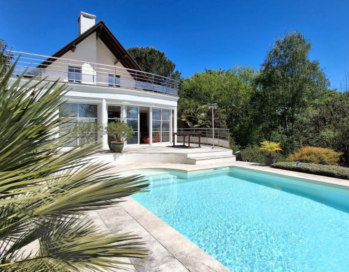 maison  SERRES CASTET