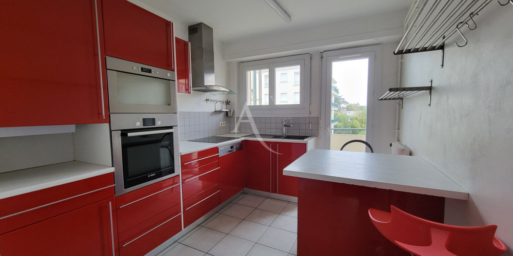 appartement à PAU (64000)