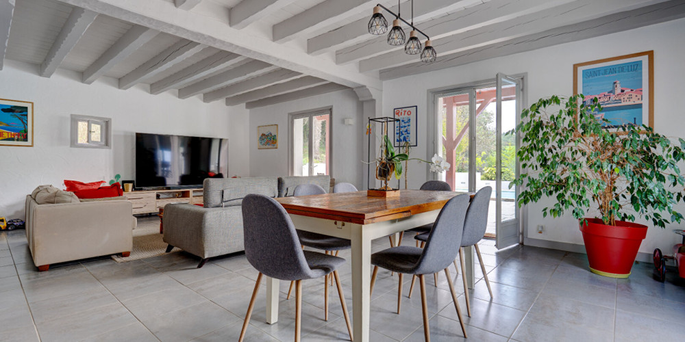 maison à URRUGNE (64122)