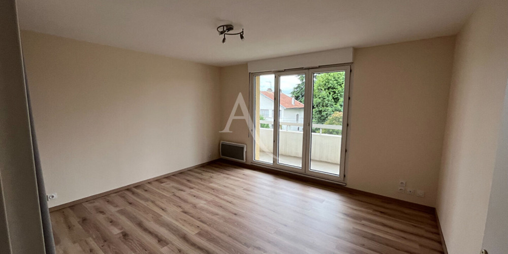 appartement à PAU (64000)