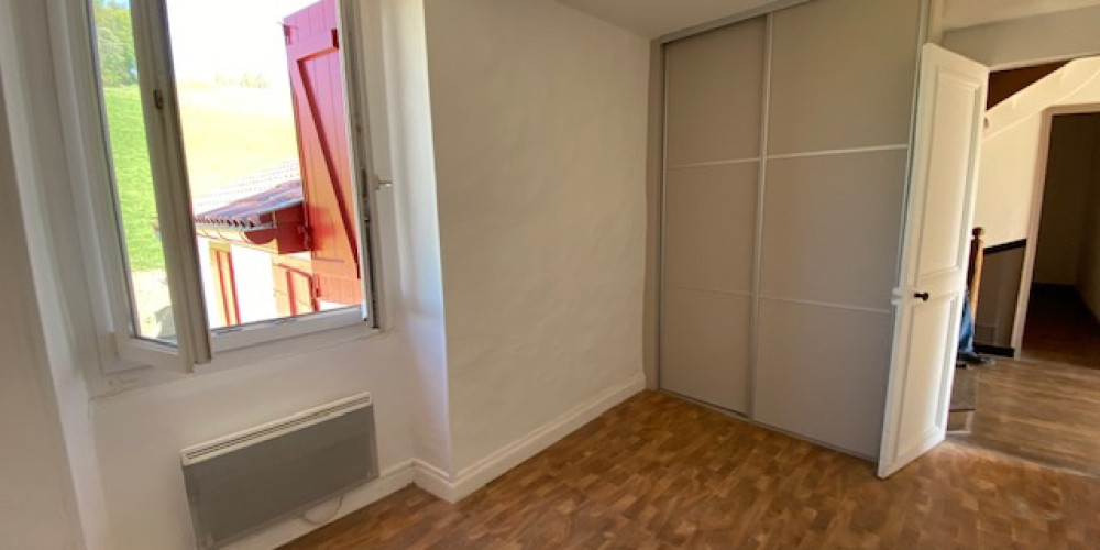 maison à LACARRE (64220)