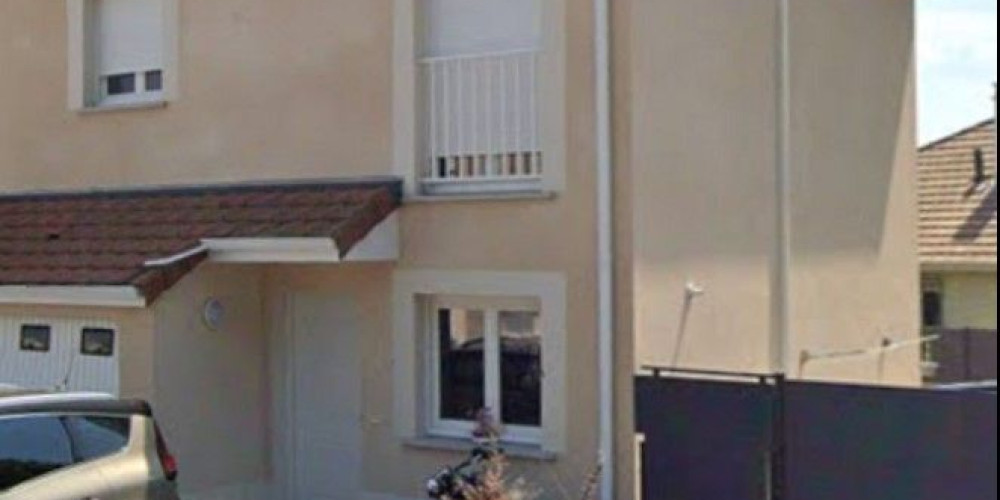 maison à PAU (64000)