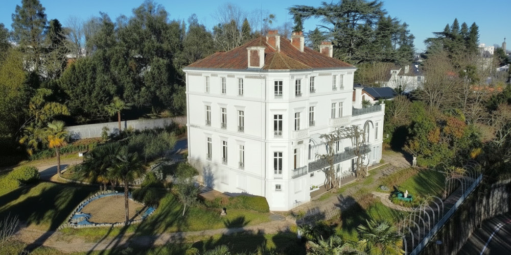 maison à PAU (64000)