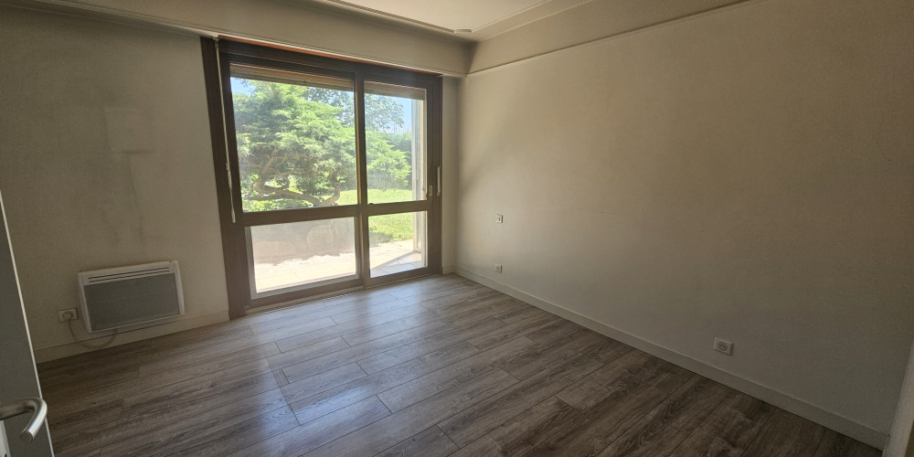appartement à PAU (64000)