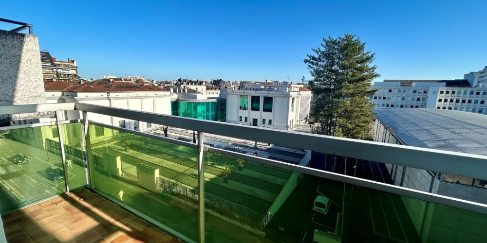 appartement à PAU (64000)