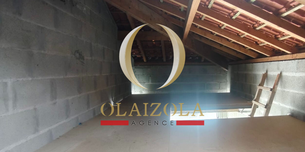 parking à ST JEAN DE LUZ (64500)