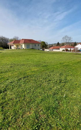 Terrain  LAA MONDRANS