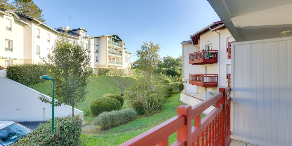 appartement à BASSUSSARRY (64200)