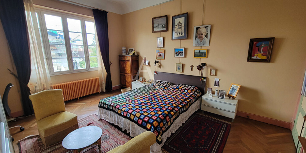 maison à PAU (64000)