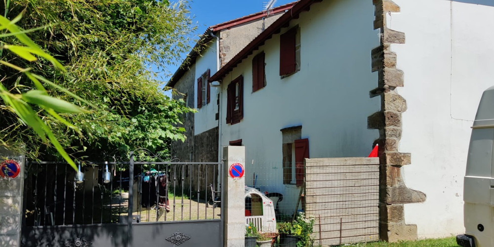 appartement à USTARITZ (64480)