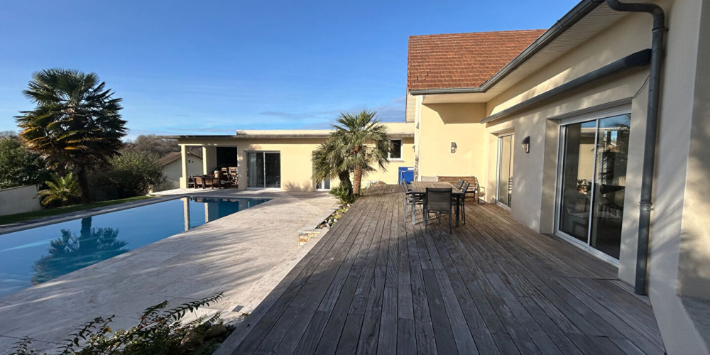 maison à MORLAAS (64160)