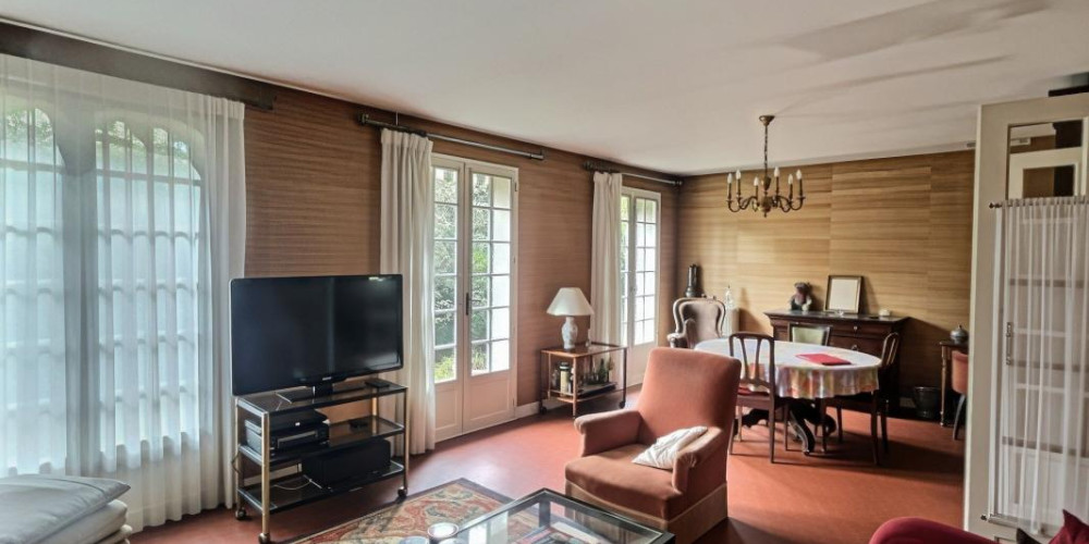 maison à PAU (64000)