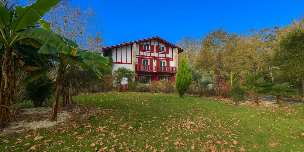 maison à URRUGNE (64122)