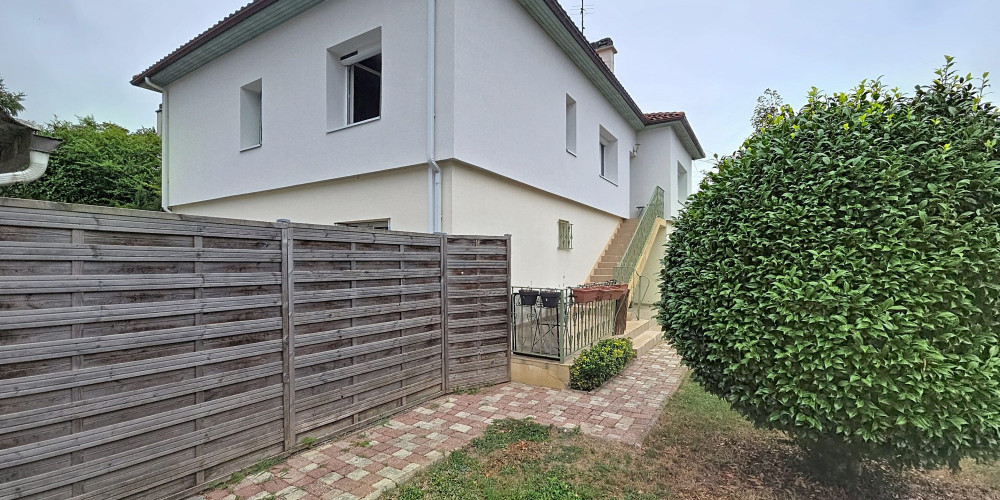 appartement à LONS (64140)