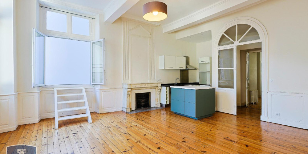 appartement à PAU (64000)