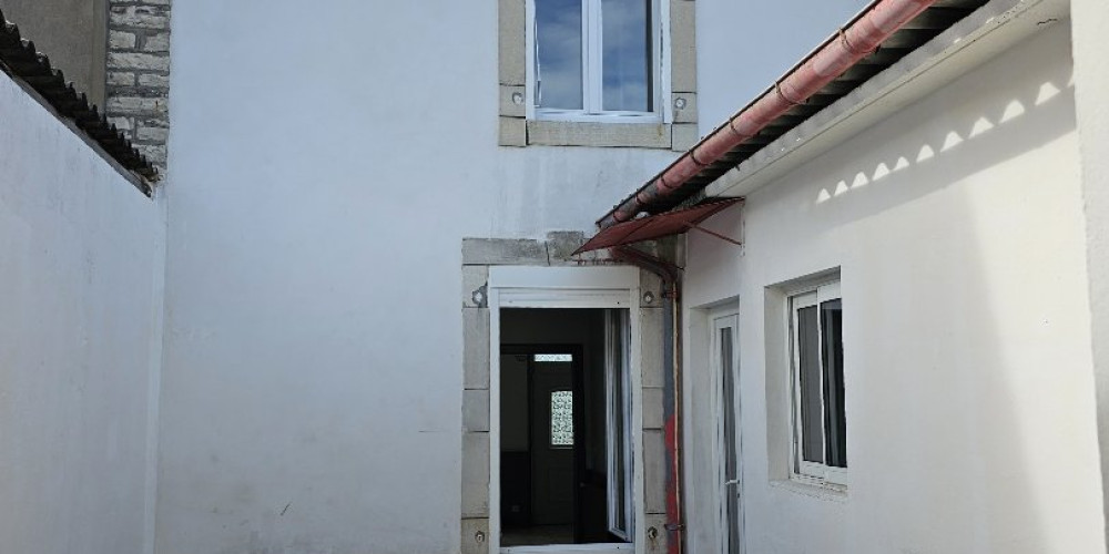 maison à PUYOO (64270)