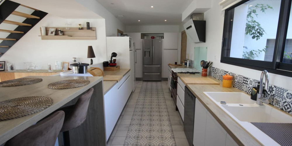 maison à UZEIN (64230)