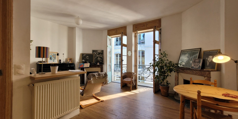 appartement à PAU (64000)