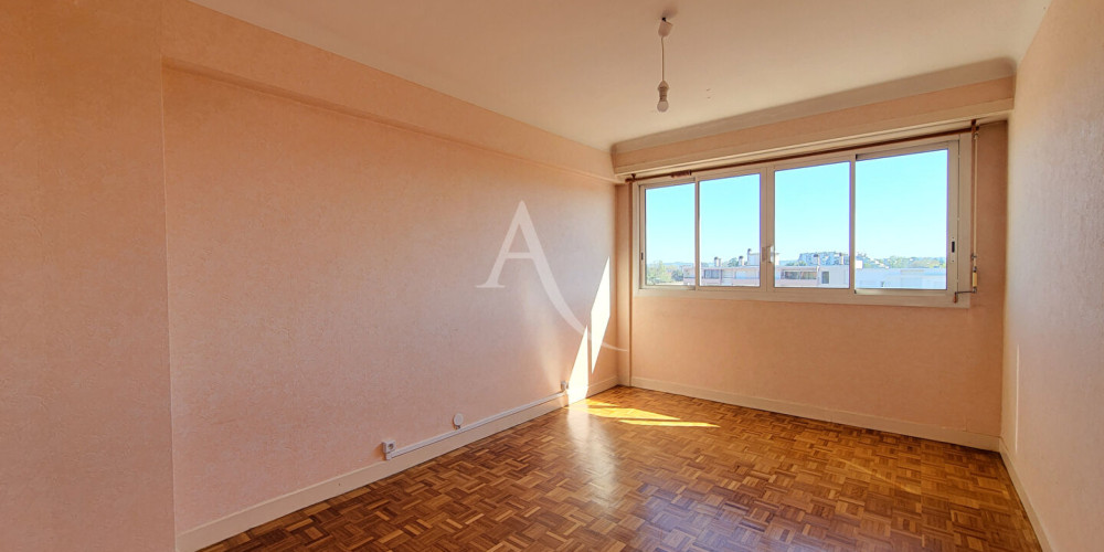 appartement à PAU (64000)