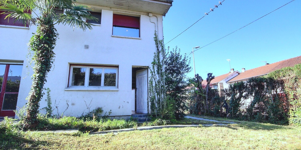 maison à PAU (64000)