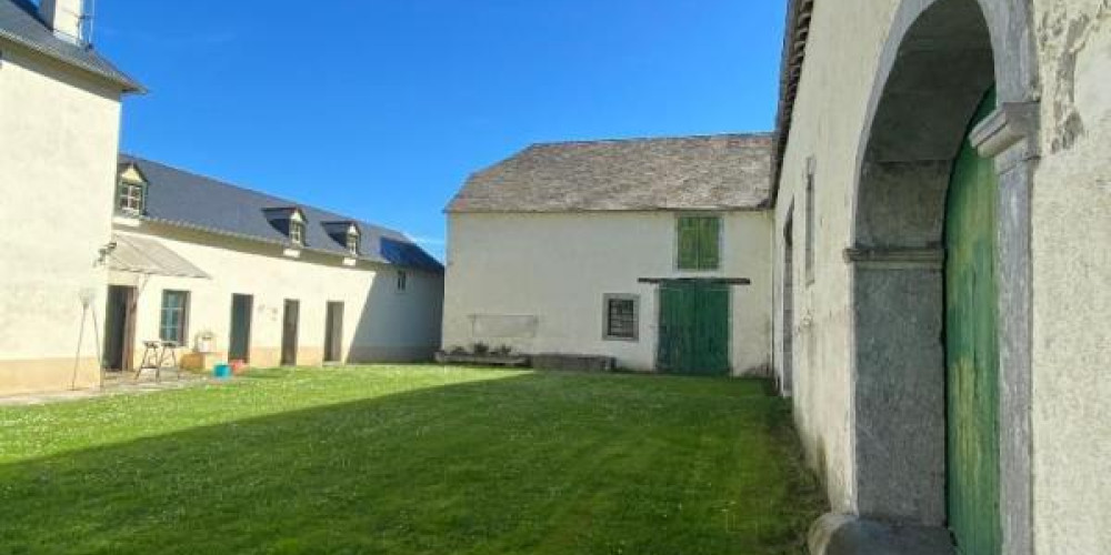 maison à MONTAUT (64800)