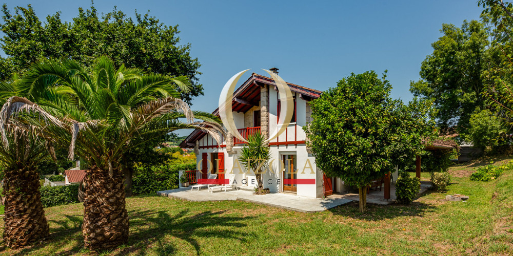 maison à ST PEE SUR NIVELLE (64310)