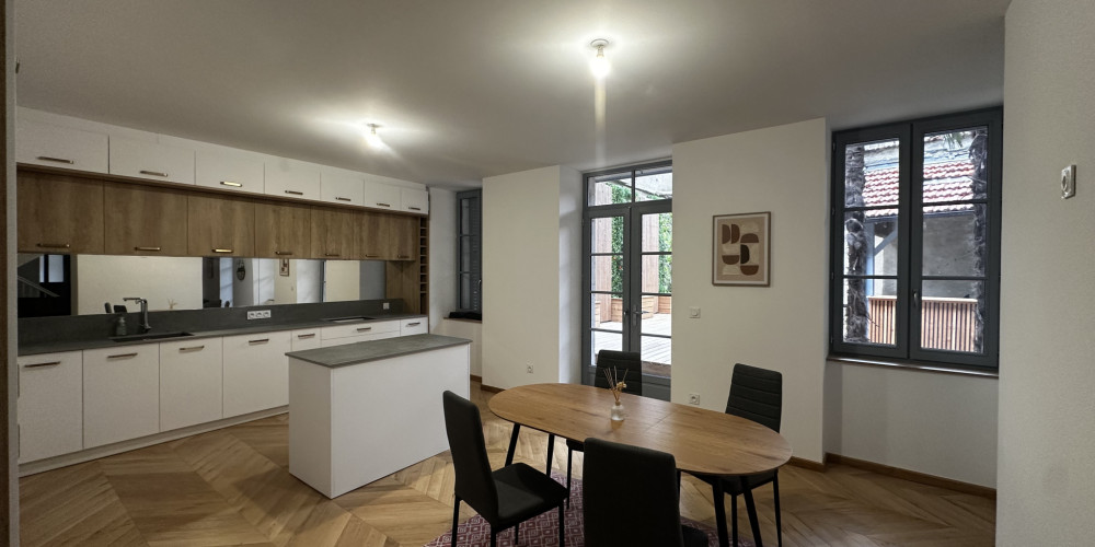 maison à PAU (64000)