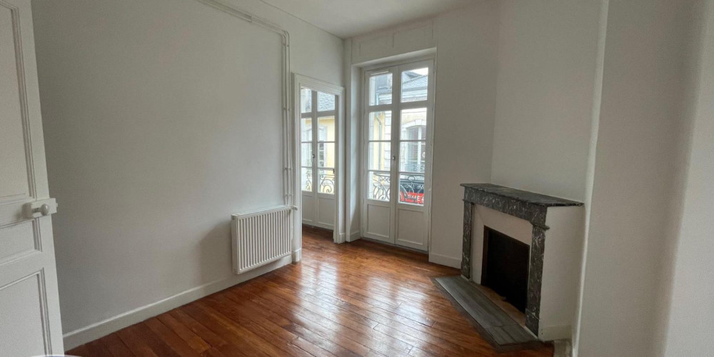 appartement à PAU (64000)