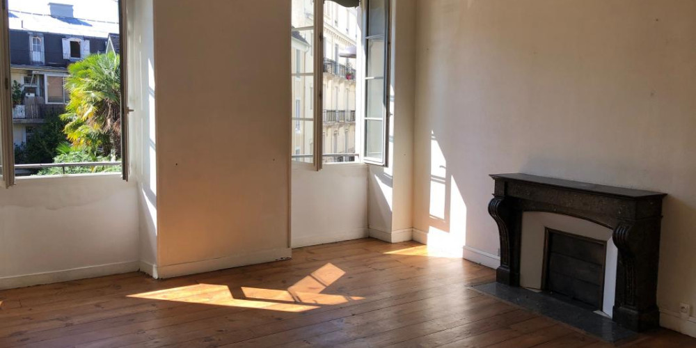 appartement à PAU (64000)
