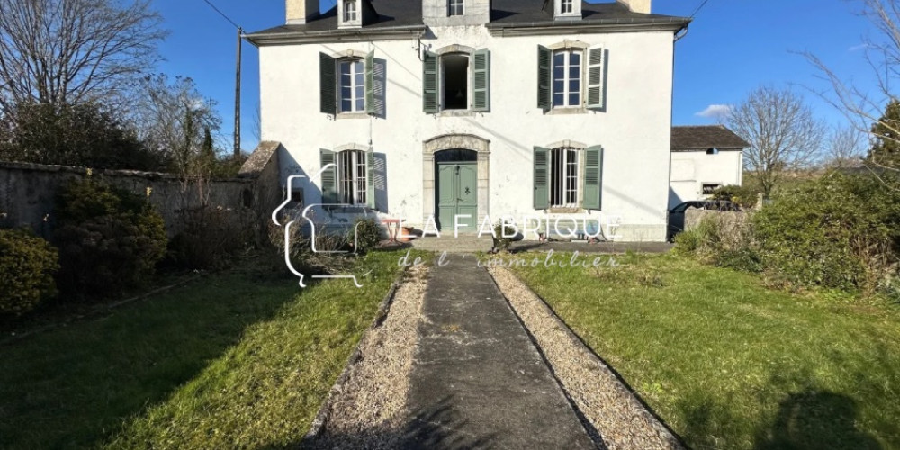 maison à NAY (64800)