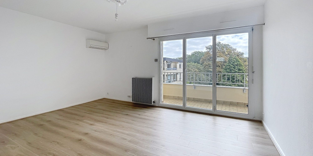 appartement à PAU (64000)