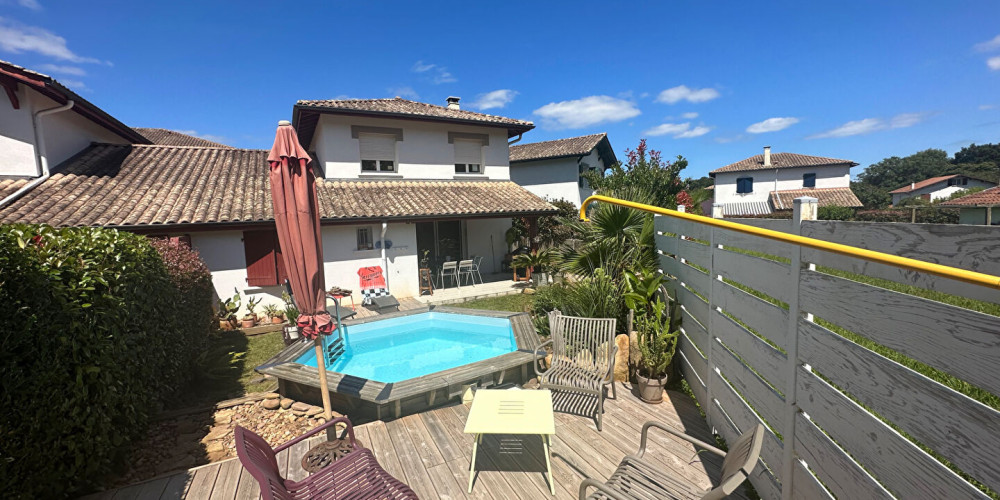 maison à URRUGNE (64122)