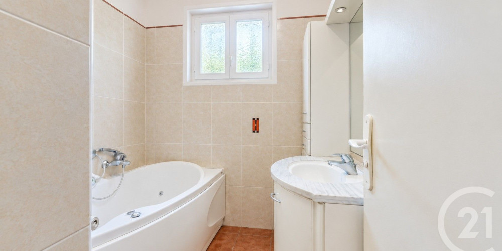 appartement à ST PIERRE D IRUBE (64990)