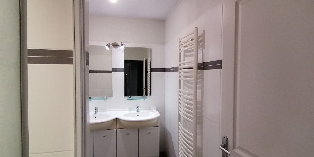 appartement à LONS (64140)