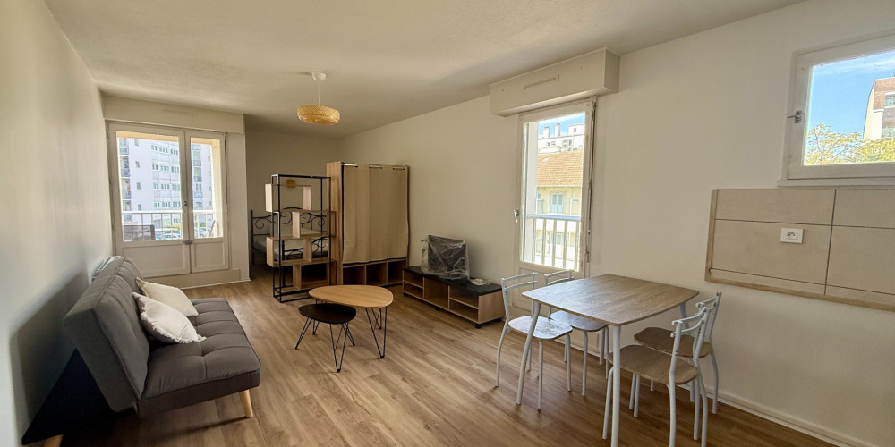 appartement à PAU (64000)