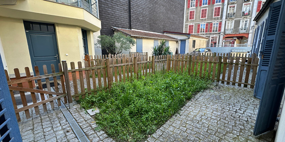 appartement à PAU (64000)