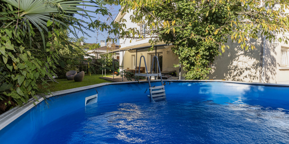 maison à PAU (64000)