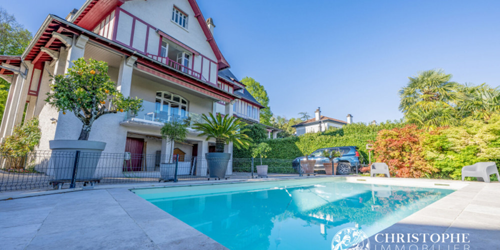 maison à PAU (64000)