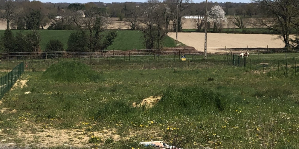 terrain à SERRES MORLAAS (64160)