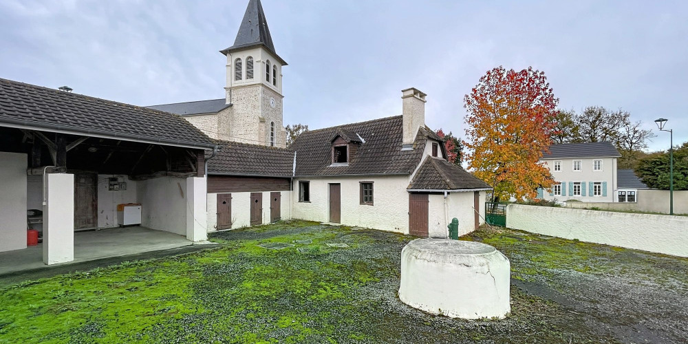maison à LASCLAVERIES (64450)