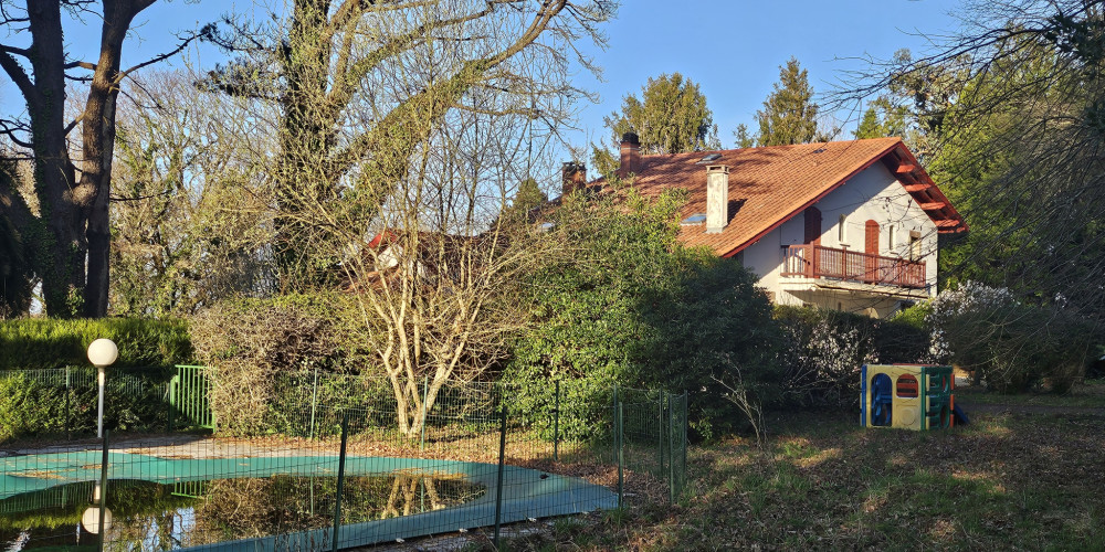 maison à ST PEE SUR NIVELLE (64310)