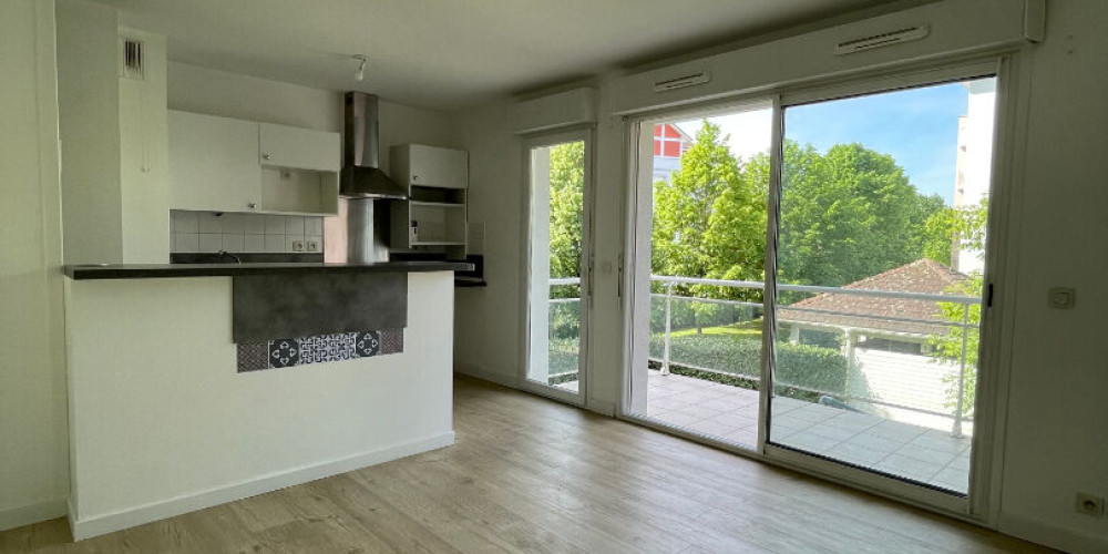 appartement à PAU (64000)