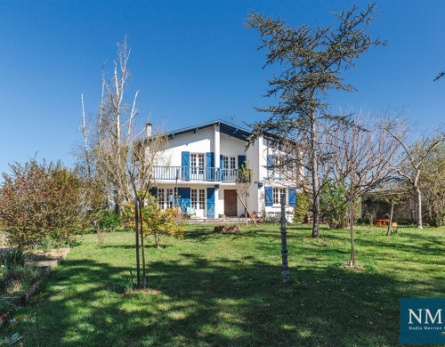 maison  URCUIT