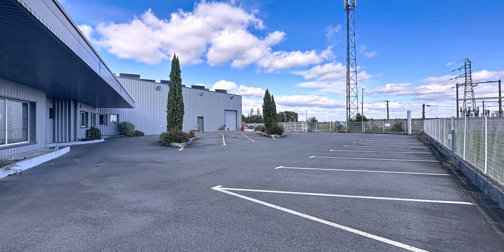 local commercial à SERRES CASTET (64121)