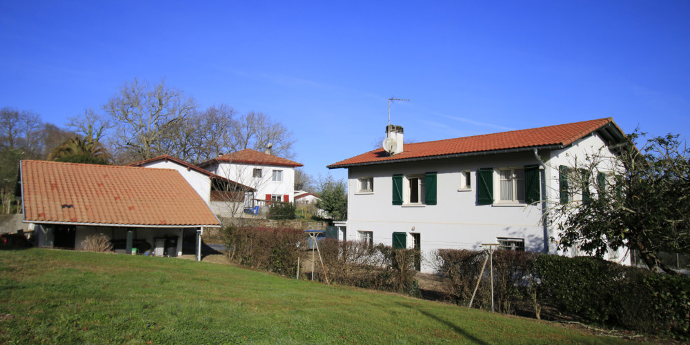 maison à LARRESSORE (64480)