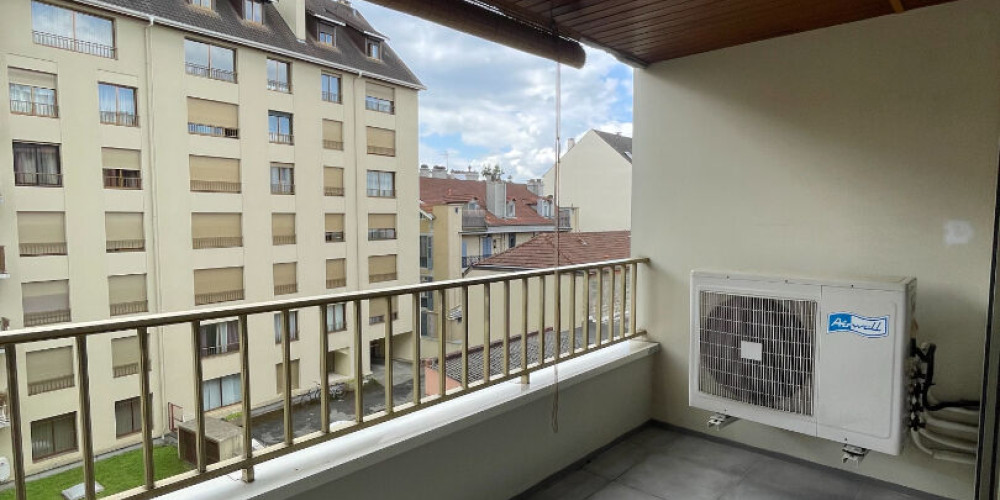 appartement à PAU (64000)