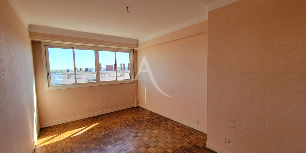 appartement à PAU (64000)