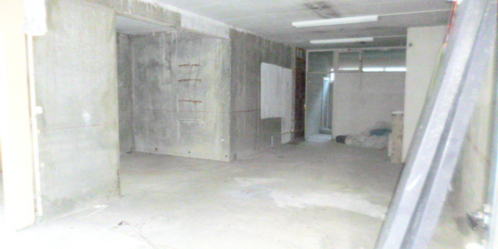 local commercial à PAU (64000)
